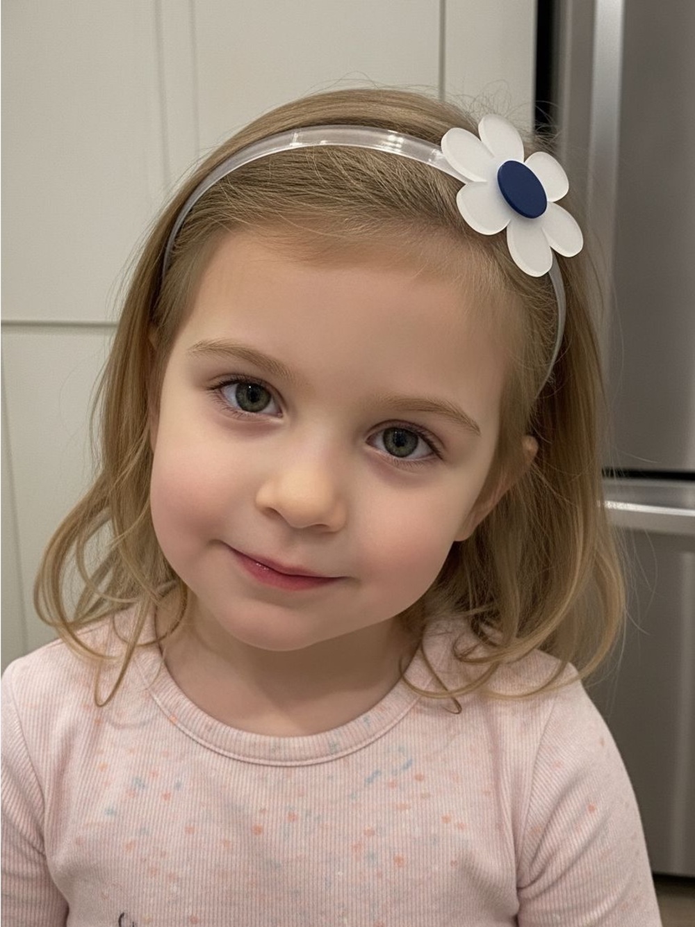 Tahari Opaque Headband with White Daisy and Navy Center
